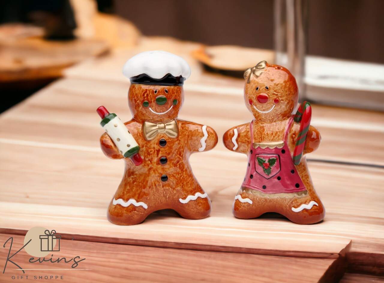 Ceramic Baking Gingerbread Salt & Pepper Shakers, Home Décor, Gift for Her, Gift for Mom, Kitchen Décor, Bakery Décor, Café Décor
